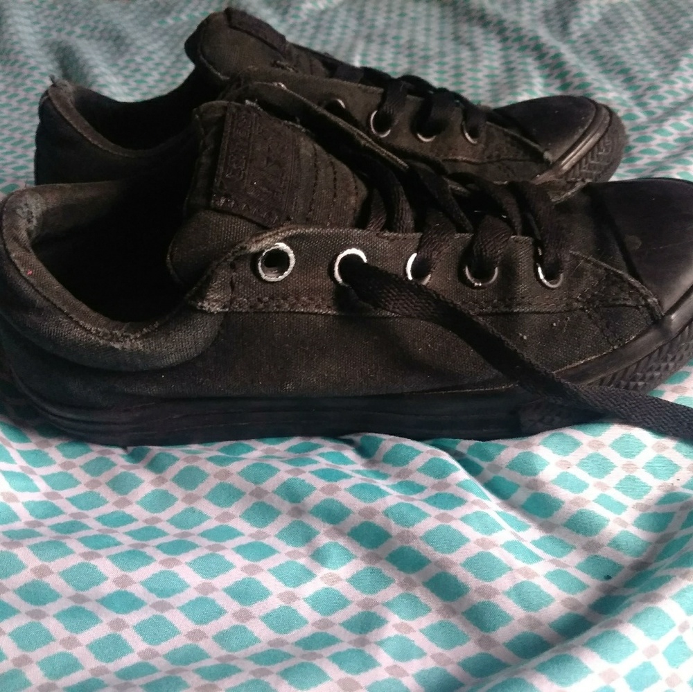 Converse Lowtop Sneakers Size Youth 4